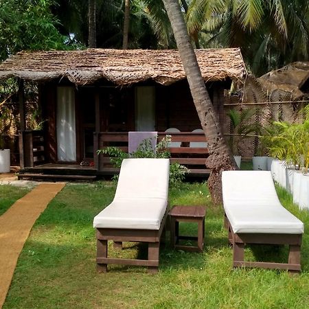 Mamagoa Beach Resort Мандрем Екстериор снимка